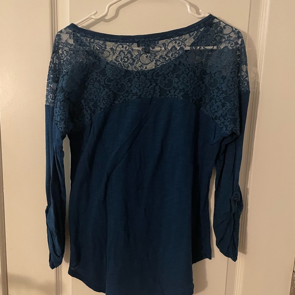 Express Womens Blouse w/ Lace Shoulder. Size M - Picture 2 of 3